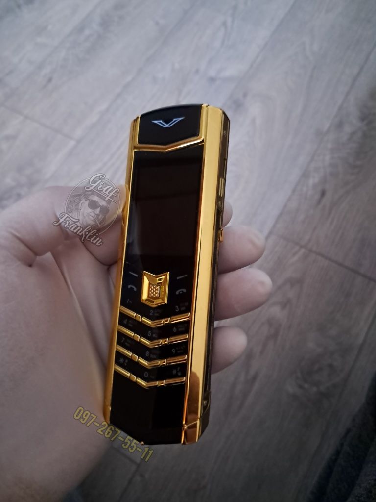 Новий телефон VERTU