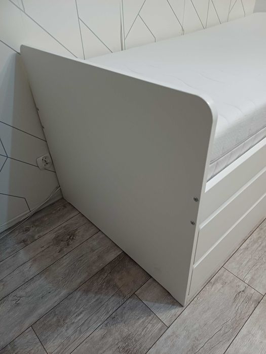 Łóżko z materacem 90×200