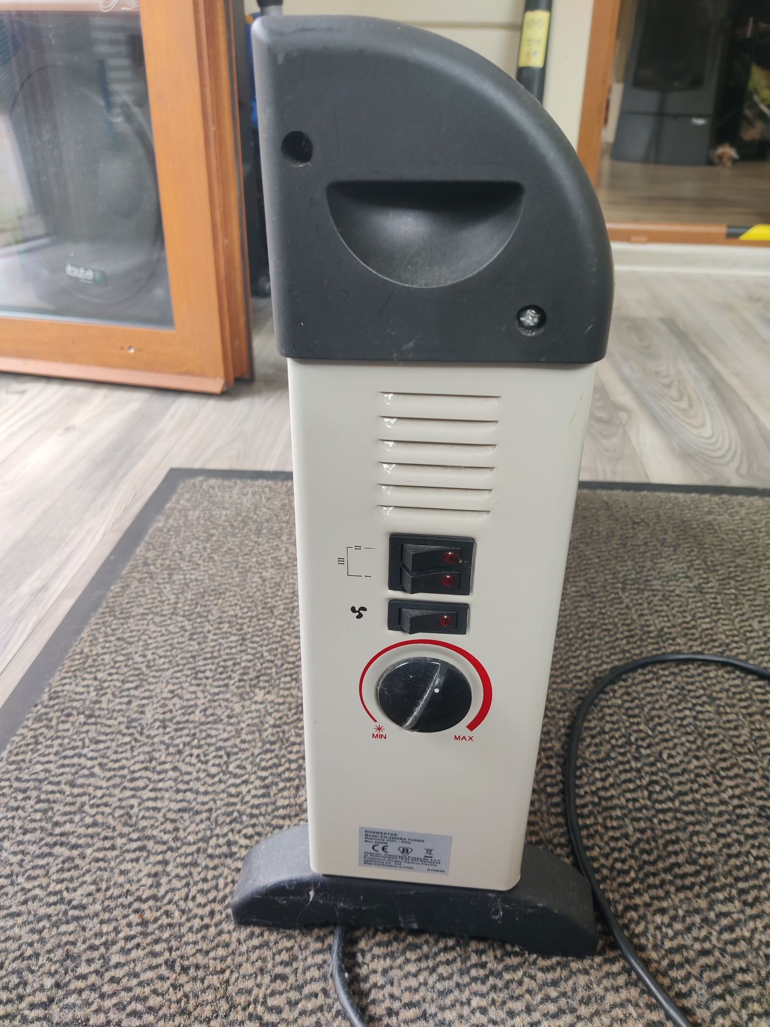 20 sztuk Grzejnik konwektorowy 2000 W model CH-2000BA TURBO