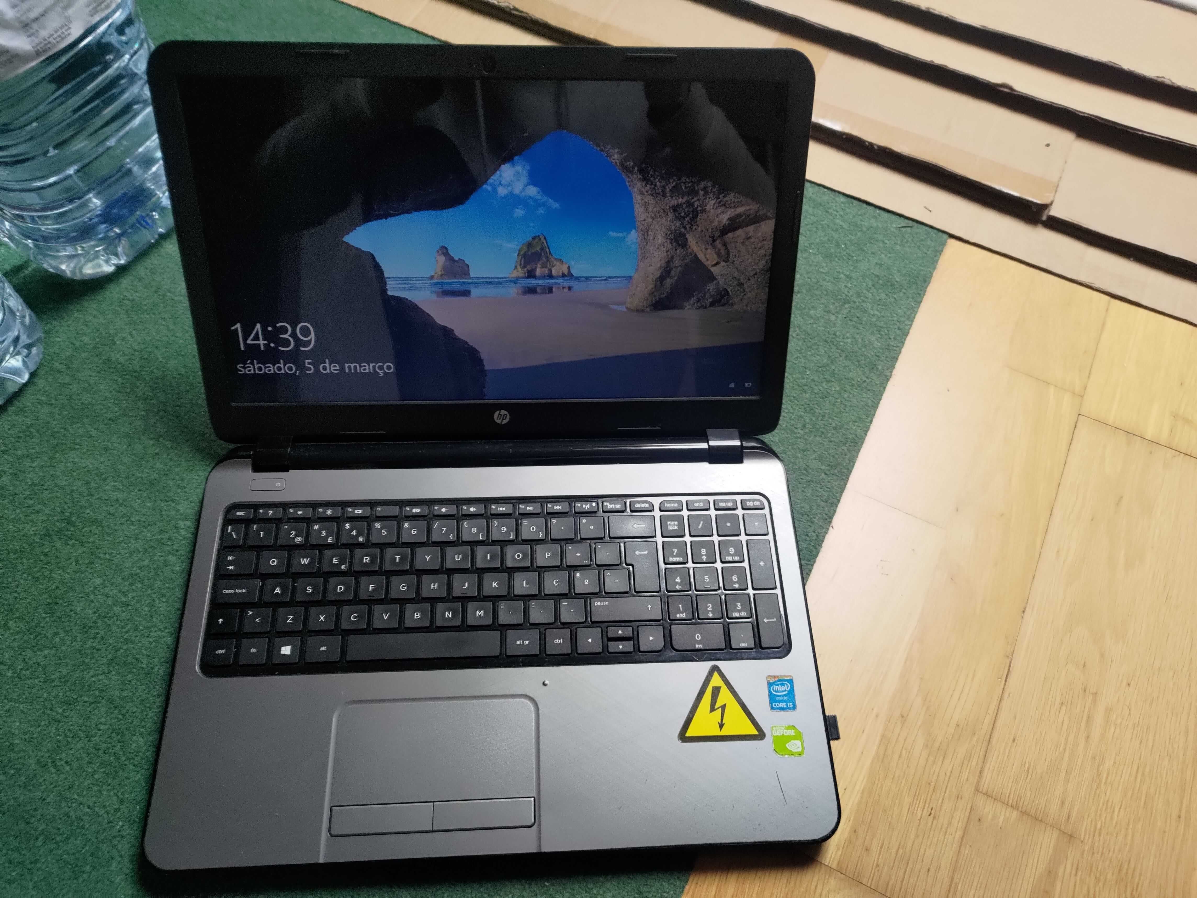 HP Laptop / Portátil com 12GB RAM e 128GB SSD (Com Marcas de Uso)