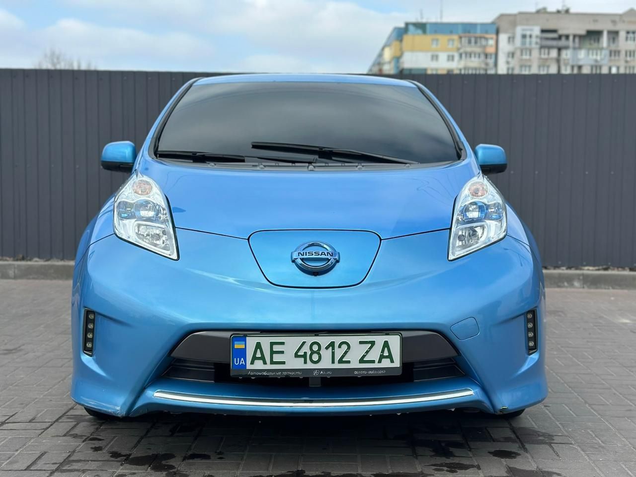 Продам nissan leaf