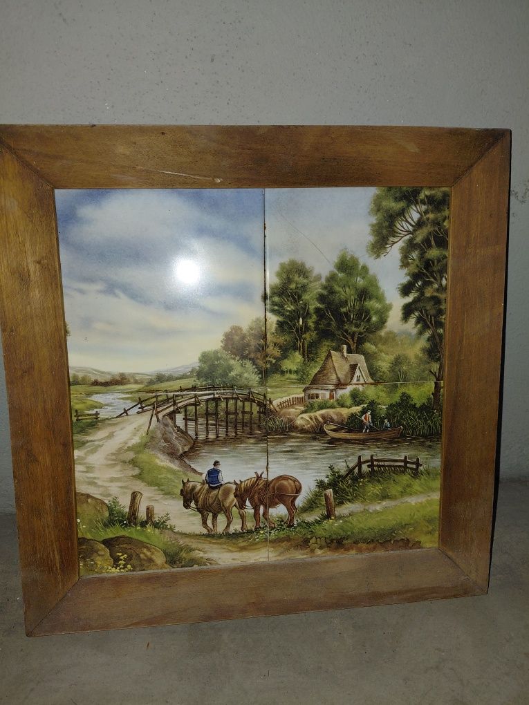 Quadro com moldura em madeira