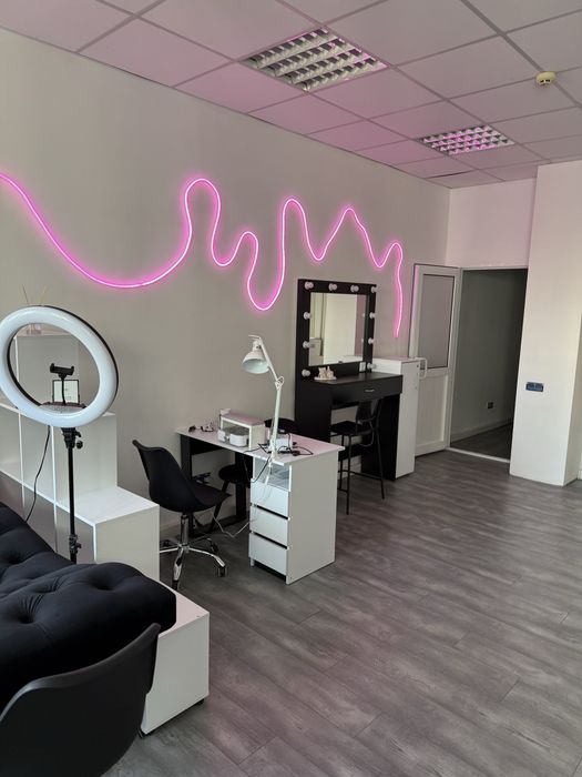 Крісло реклайнер масажне стіл манікюрний