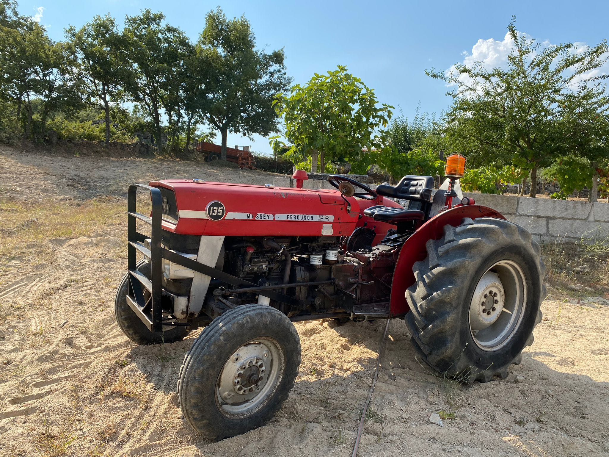 Trator Massey Ferguson 135