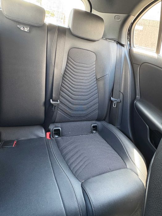 Mercedes A180d - Como novo