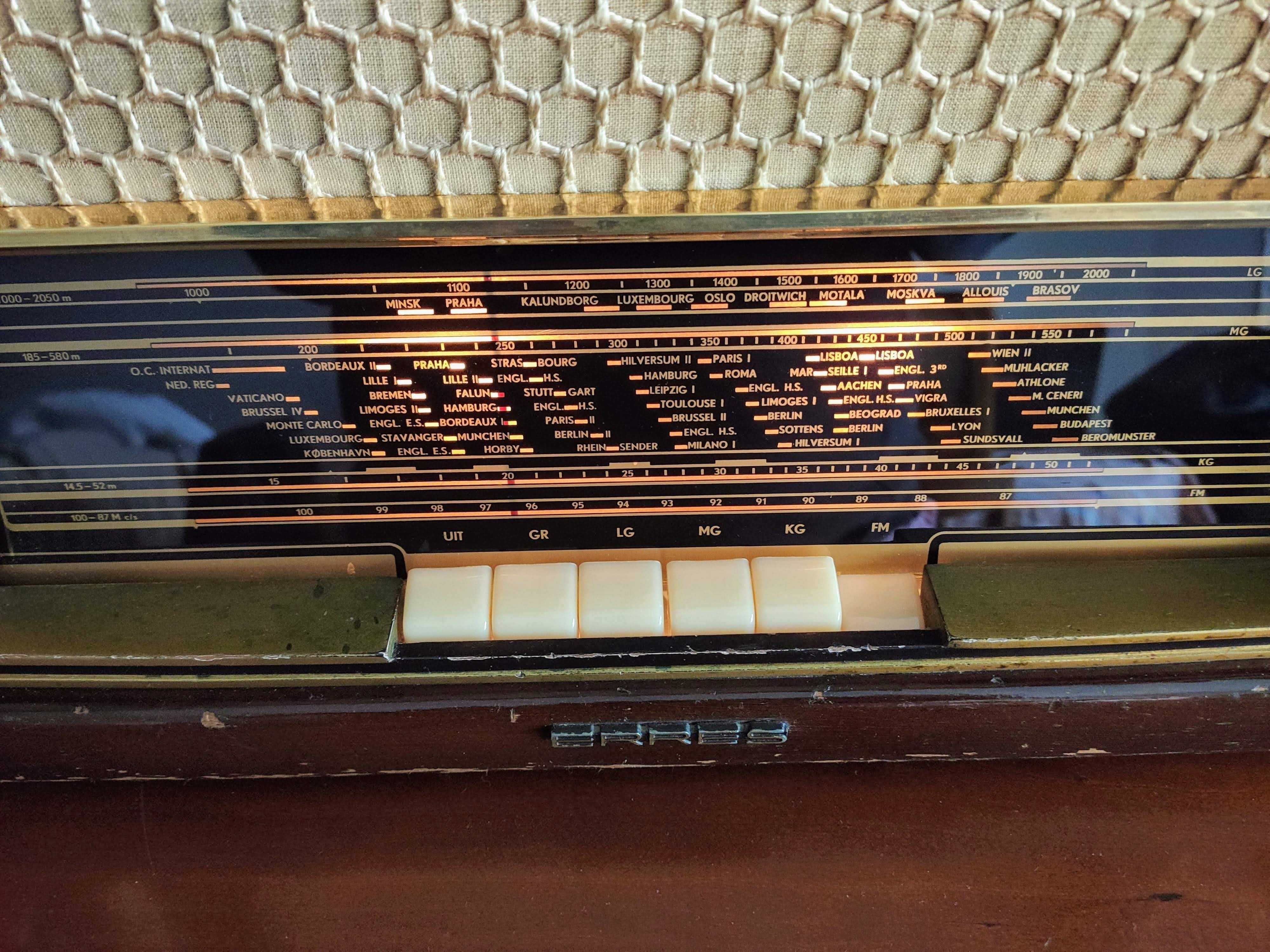 Radio antigo vintage ERRES KY 557