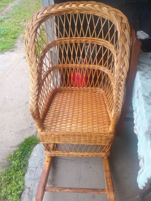 Продам крісло качалку