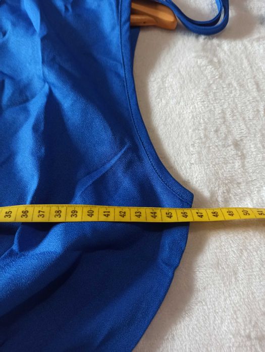 Crop top w kolorze chabrowym ze ściągaczem S/M