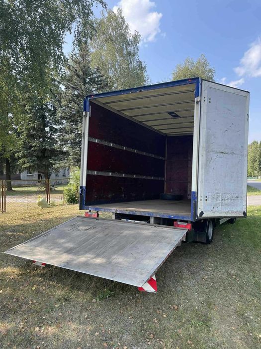 Iveco Daily kontener z windą
