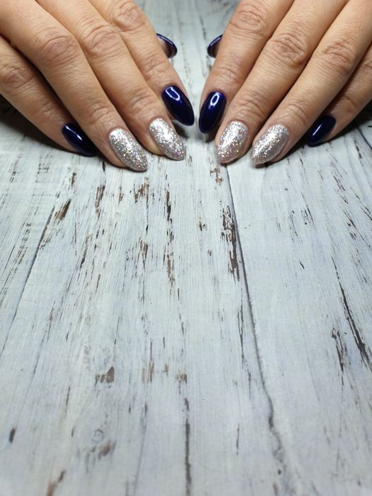 Послуги манікюру,педикюру