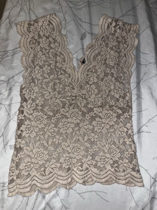 Top renda creme