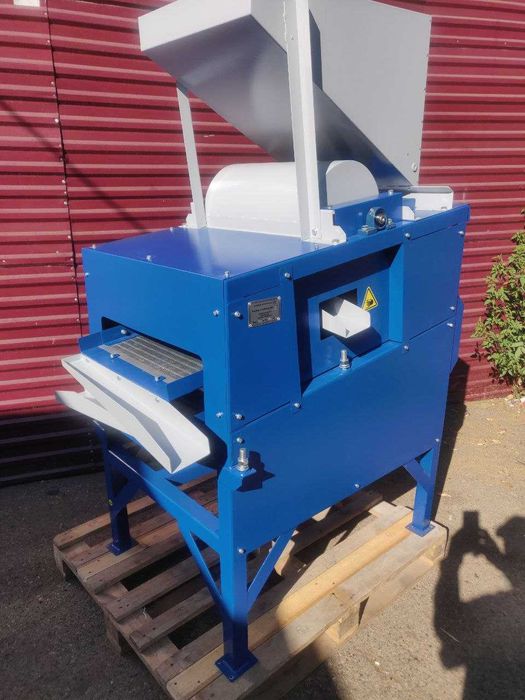 Wialnia do zboża,Czyszczalnia sitowa UKS 0.6, PRZESIEWACZ WIBRACYJNY