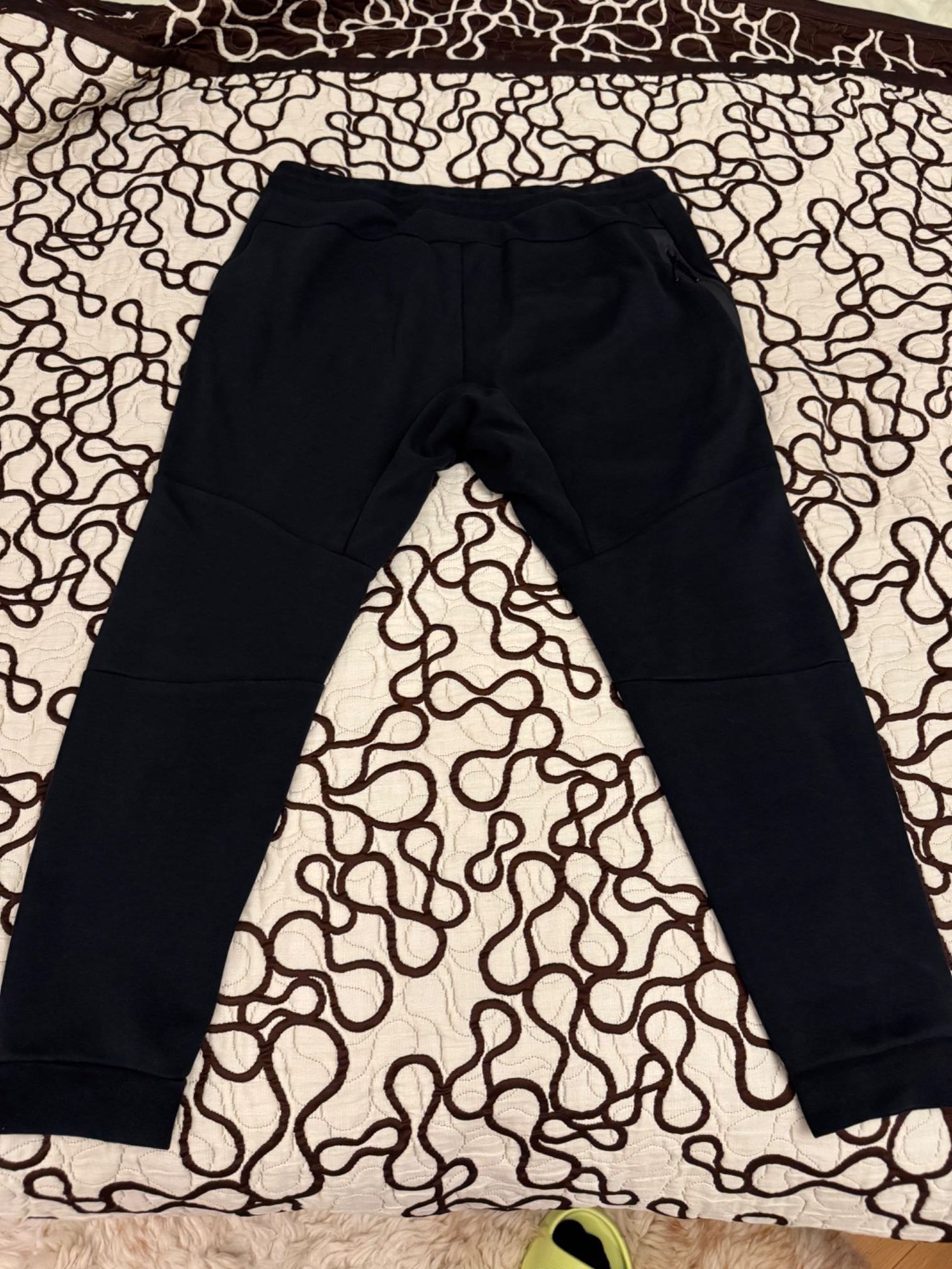 Продам оригінальні штани Nike Tech Fleece Розмір L/M