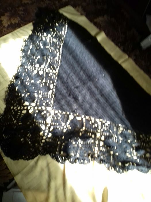 Платок вязаный на плечи