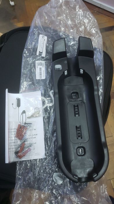 Настінний тримач для Porsche та Audi E-Tron Universal charger