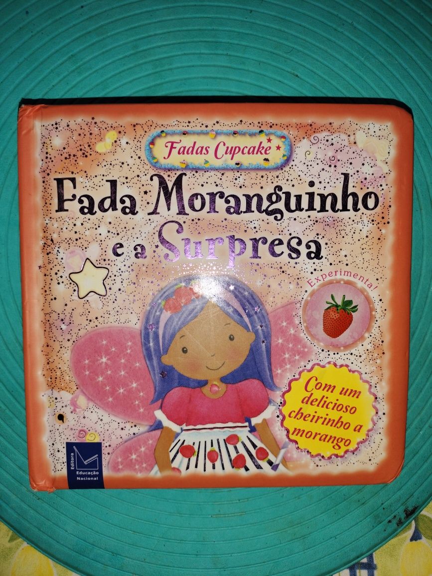 Livro  infantil da fada moranguinho