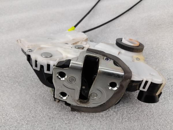 Fechadura / fecho porta frente direito TOYOTA Yaris (_P9_)
