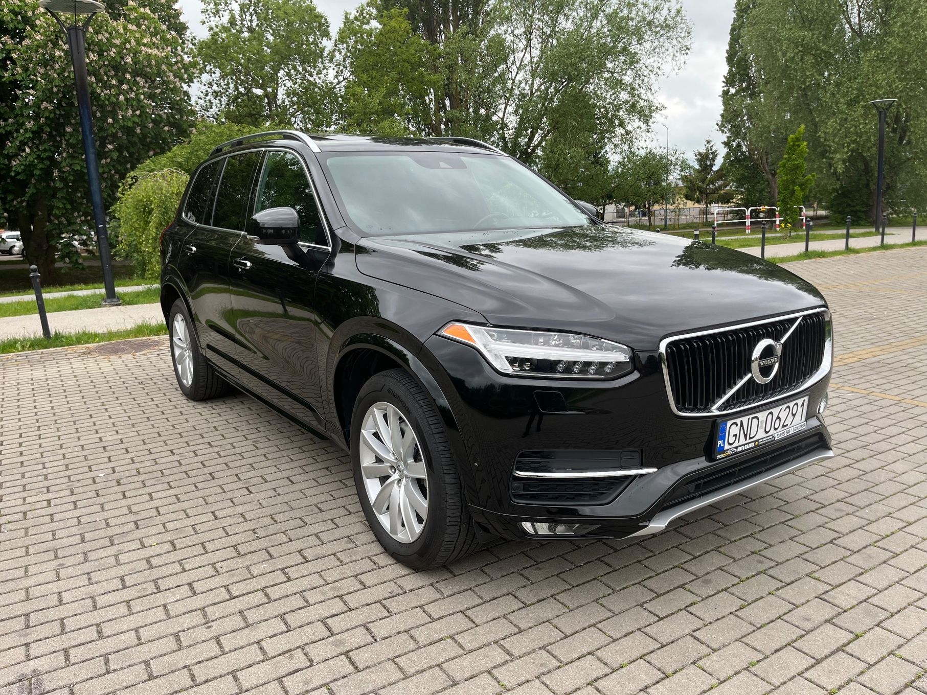 Volvo XC 90 4x4 320 km automat 7 os Bogate wyposażenie