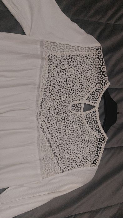 Blusa branca de renda Tam. S