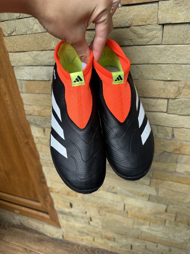 Сороконіжки Adidas