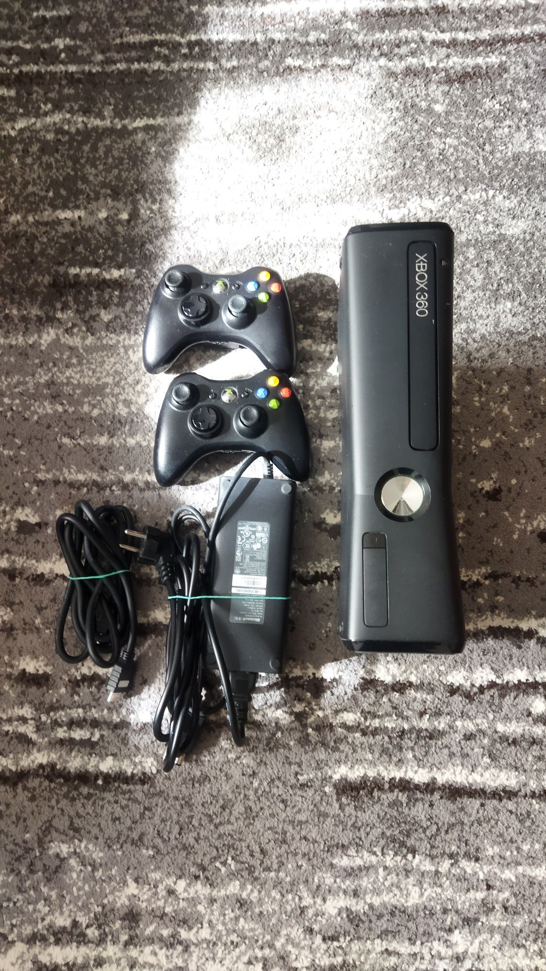 XBOX 360 S CONSOLE Model1439