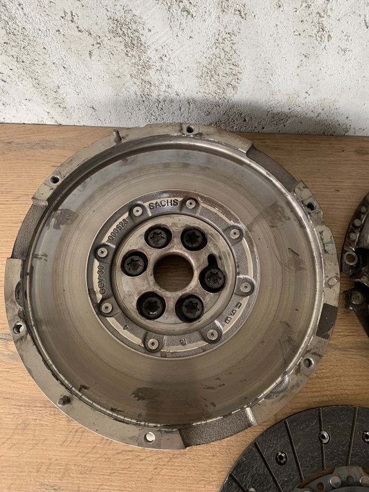 Koło dwumasowe tarcza docisk SACHS Opel Insignia Astra J 2.0 CDTI F40