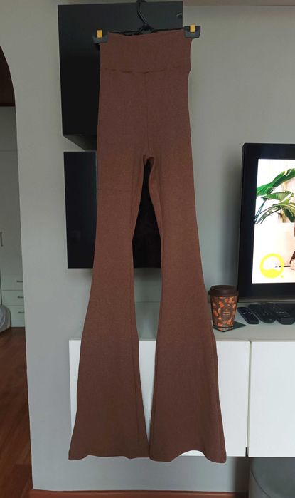 Nowe prążkowane spodnie flare pakuten wysoki stan legginsy bawełna