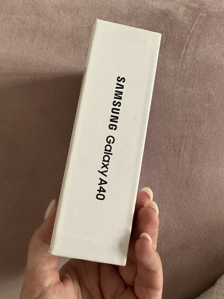 Pudełko po telefonie Samsung A40