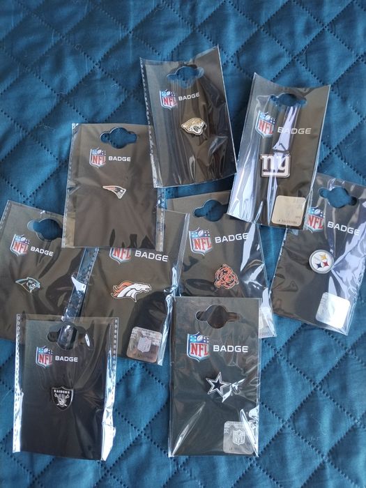 Coleção 9 pins badge NFL - futebol americano - raiders - cowboys