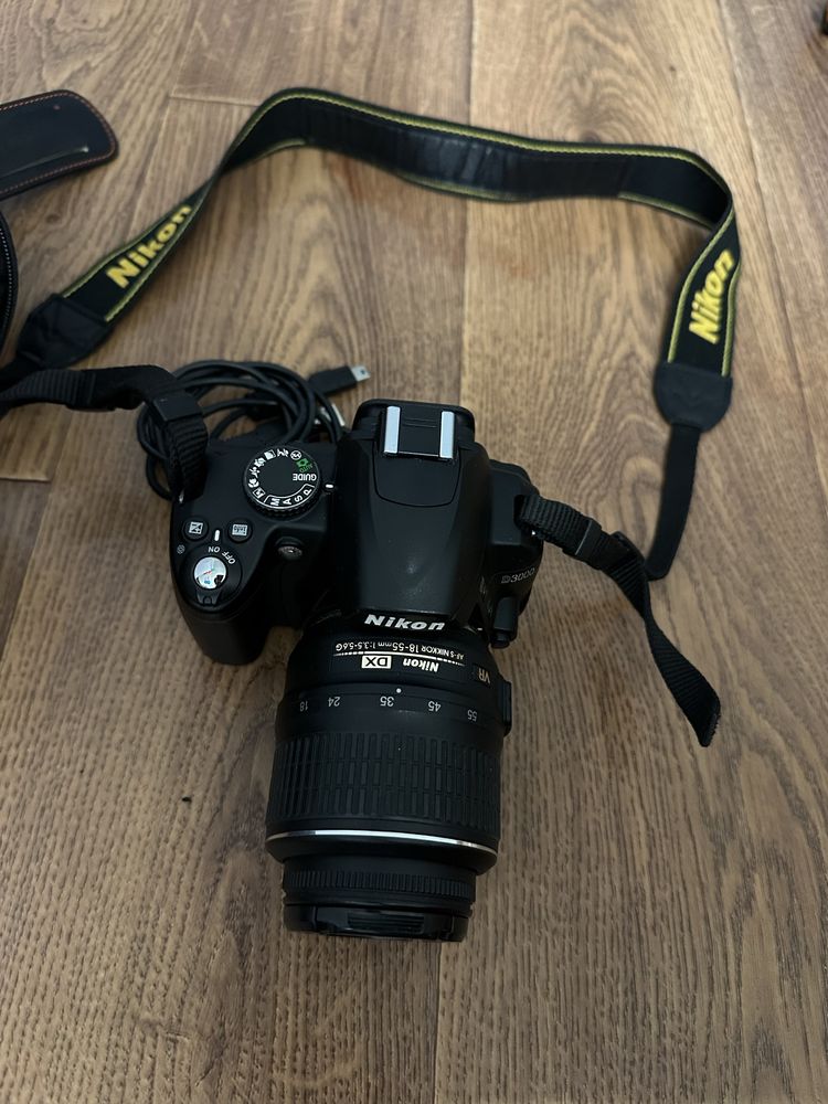 Фотоапарат Nikon D3000 з сумкою