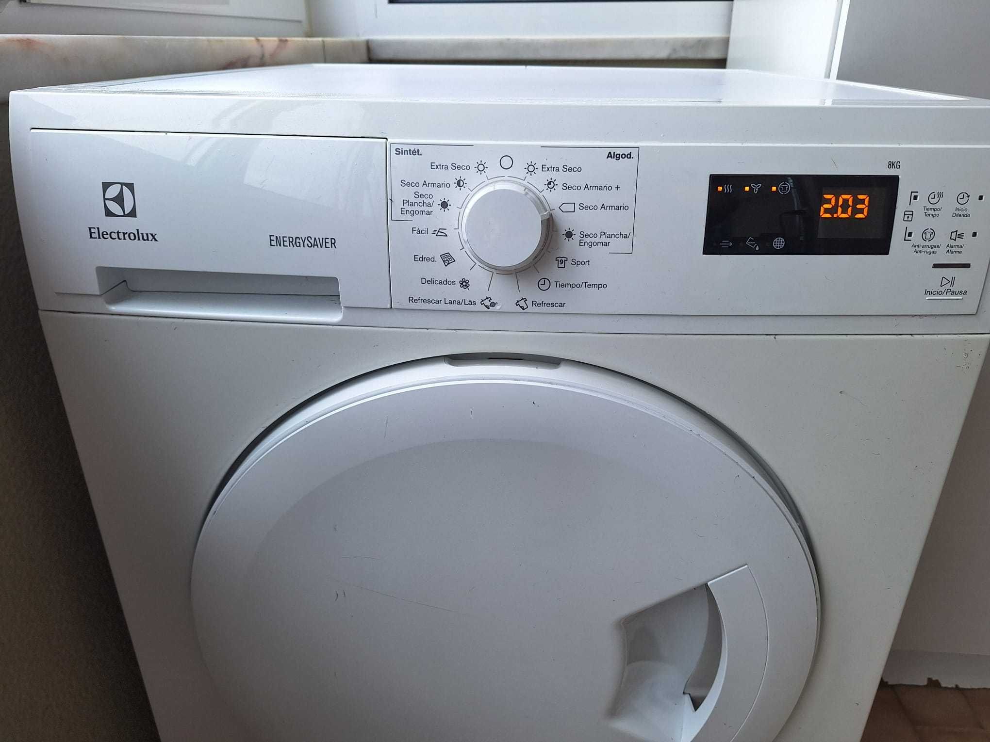 Maquina de secar roupa de condensação Electrolux com avaria