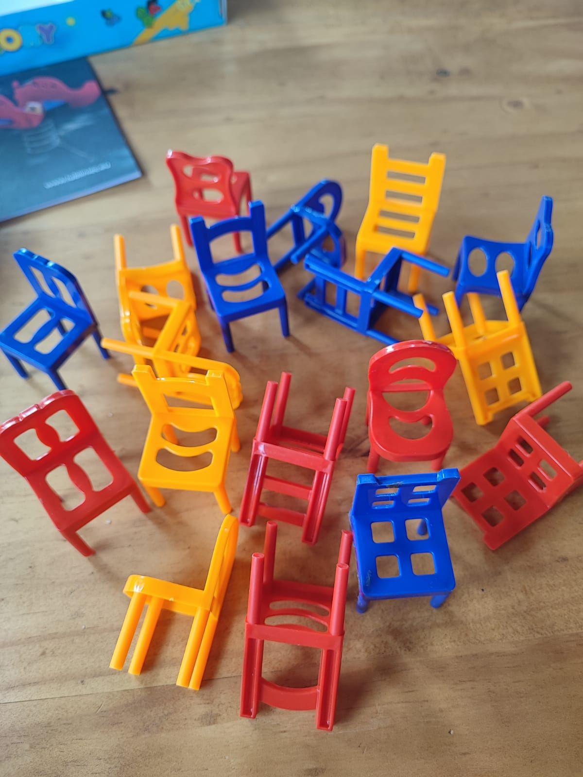 Gra krzesła krzesełka Balancing Chairs