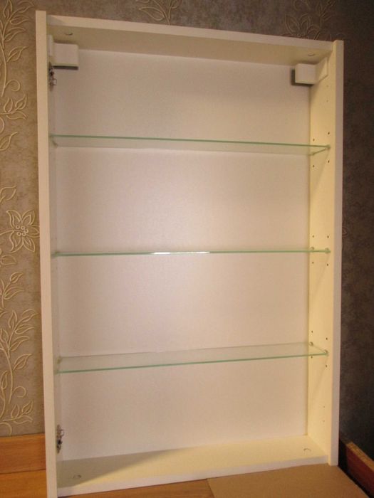 Дзеркало. Шафка у ванну кімнату.