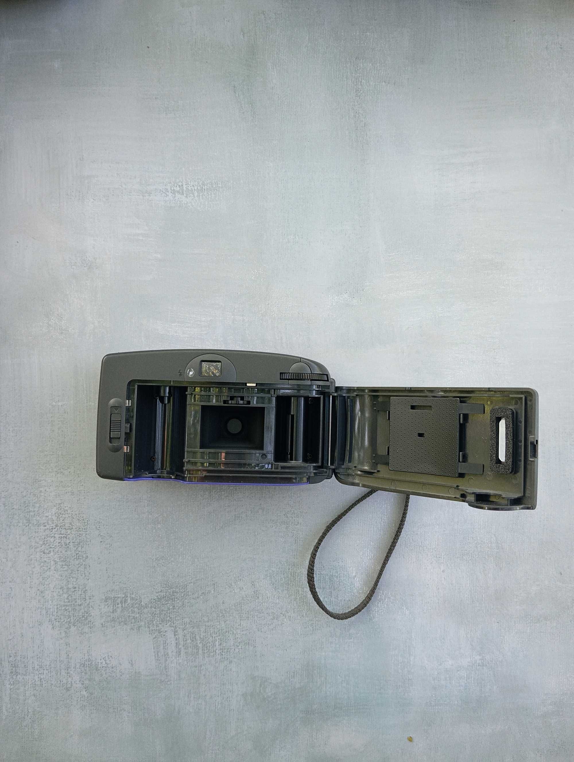 Máquina Fotográfica Fuji Fujifilm FZ-5 (Roxa)