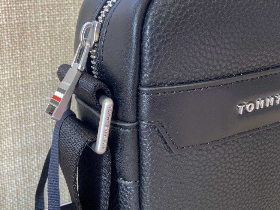 Сумка чоловіча Tommy Hilfiger розмір 21*17*6,5 см