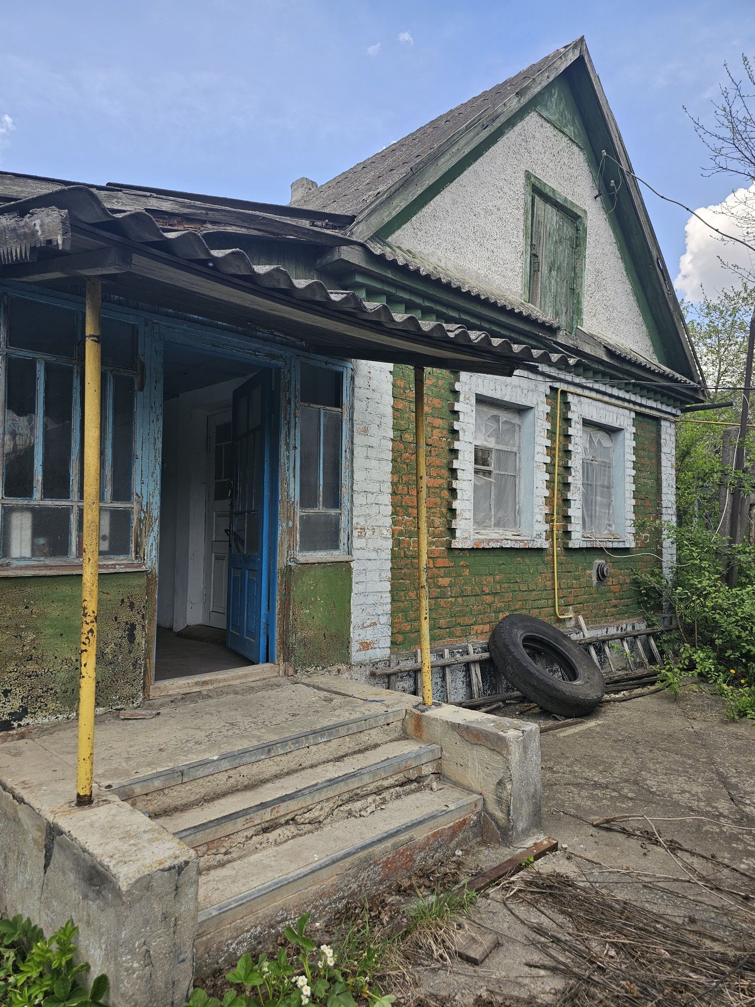 Продам цегляний будинок +літня кухня,господарські будівлі,  11сот