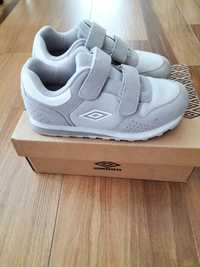 Buty UMBRO dziecięce, sportowe, r. 33