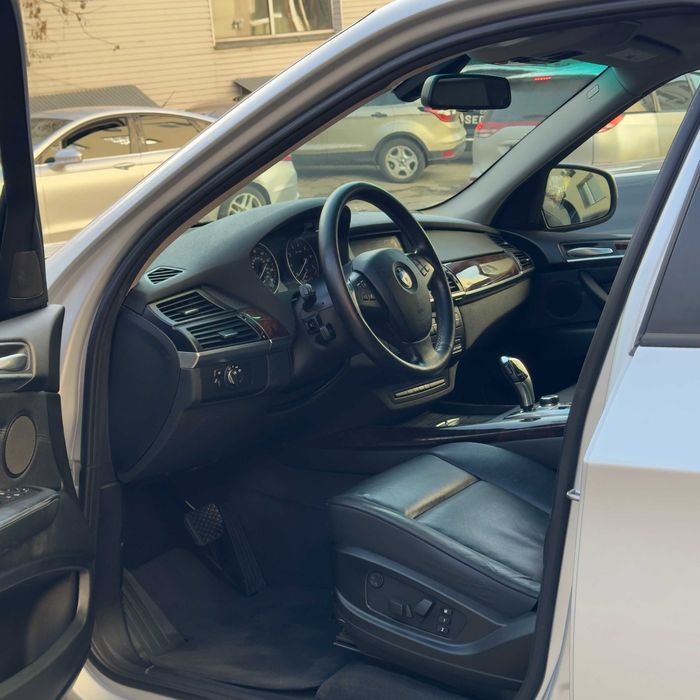 BMW X5 2011 E70 (FL) 35i АТ (306 к.с.) xDrive