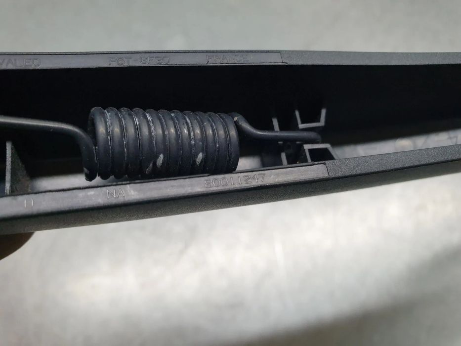 Haste / braço de escova limpa vidros trás PEUGEOT 208 II