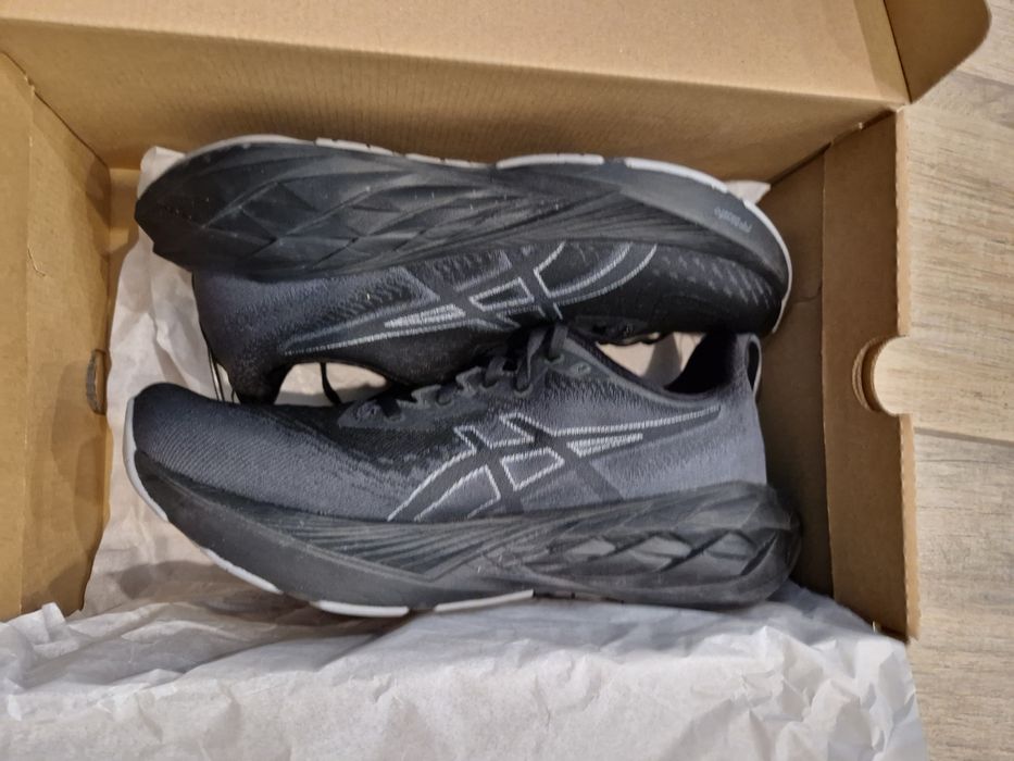 Asics Novablast 4