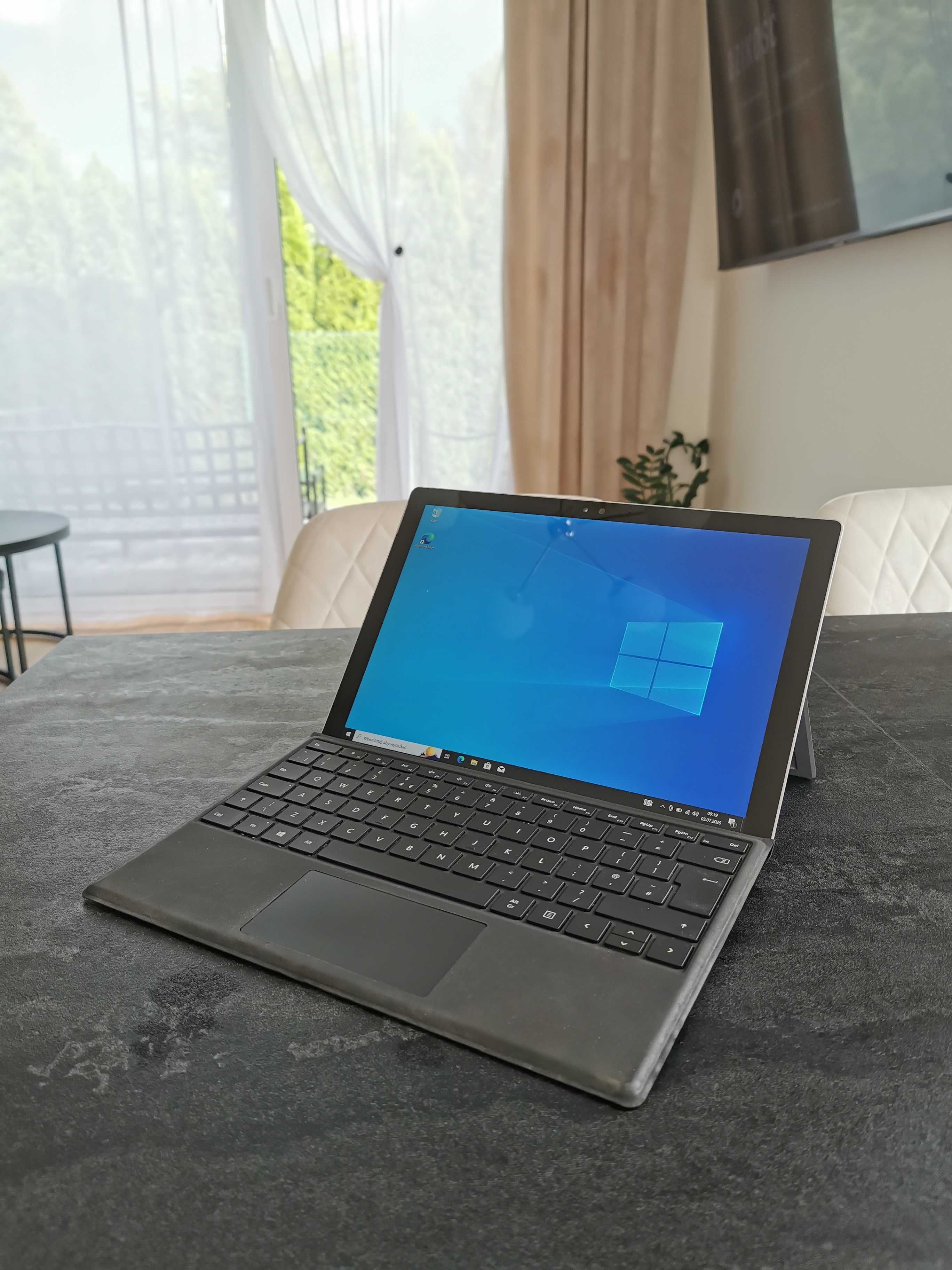 Dotykowy Microsoft Surface Pro 4 12,3" 2736 x 1824 i7/16GB RAM/256SSD