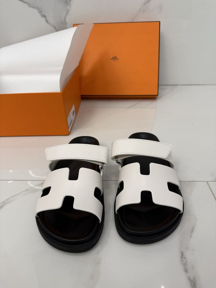 Сандалі Hermes 38 розмір (на 37) маломірять на 1 розмір