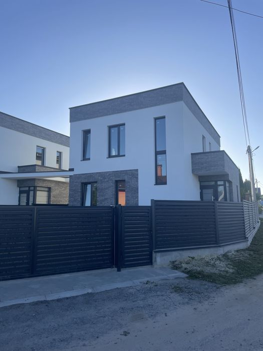 Продаж сучасних котеджів