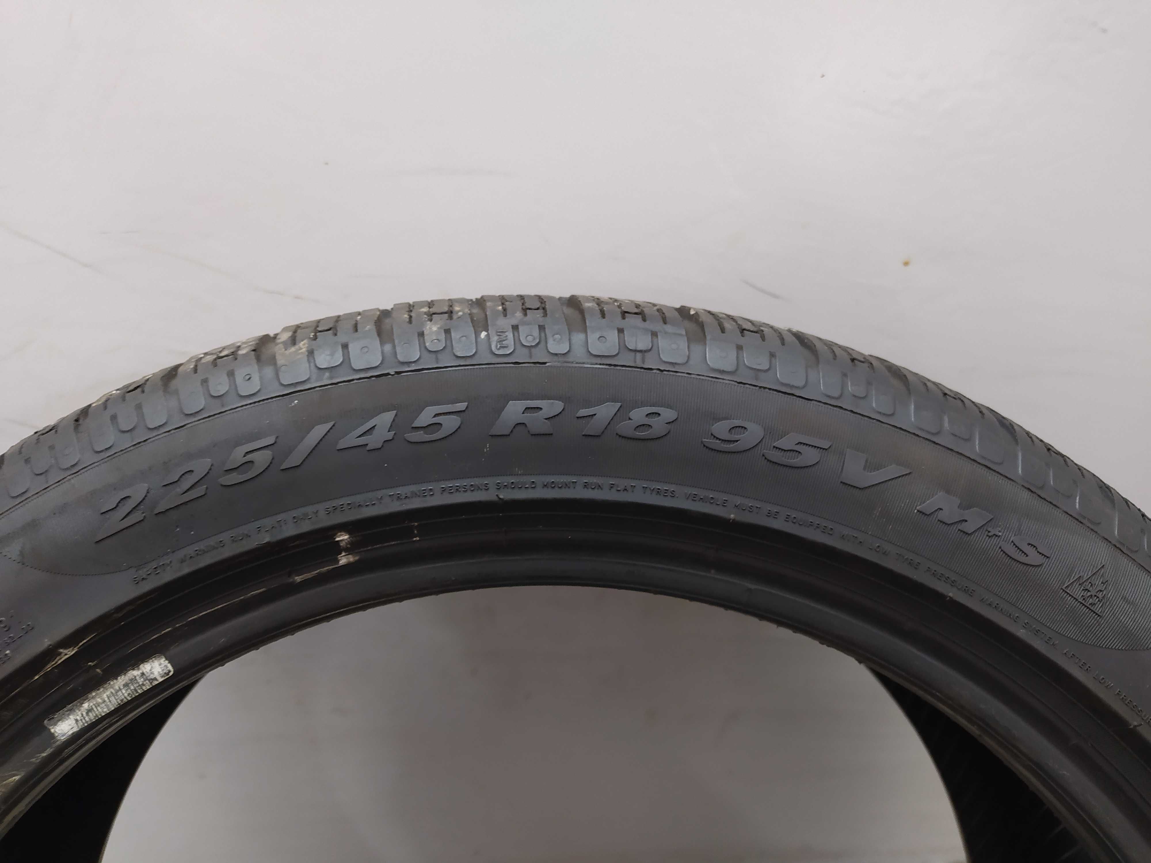 2x225/45R18 Pirelli Sottozero Winter 240 Serie II, 2018 rok, Run Flat