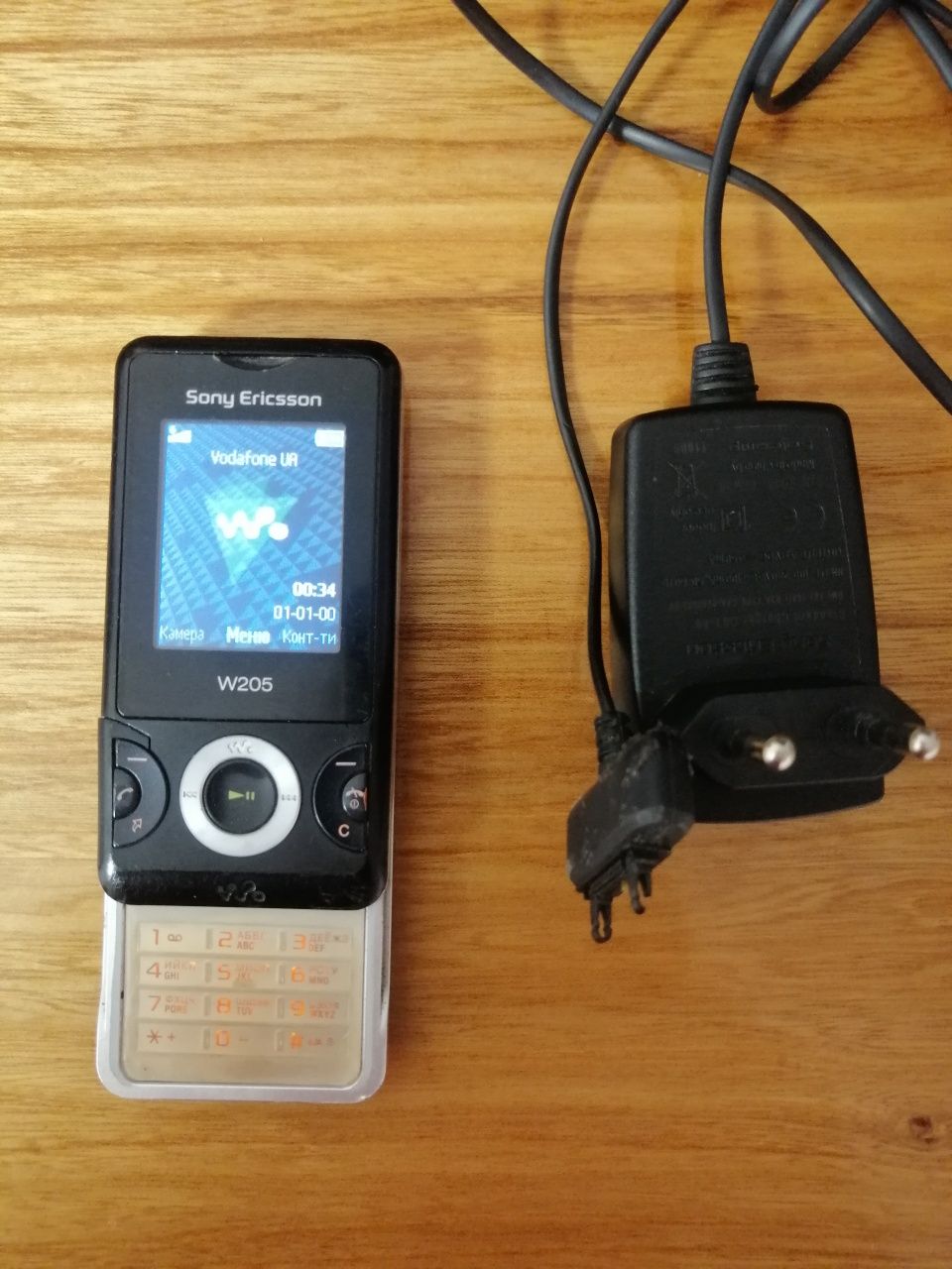 Sony Ericsson W205 добавив опис!