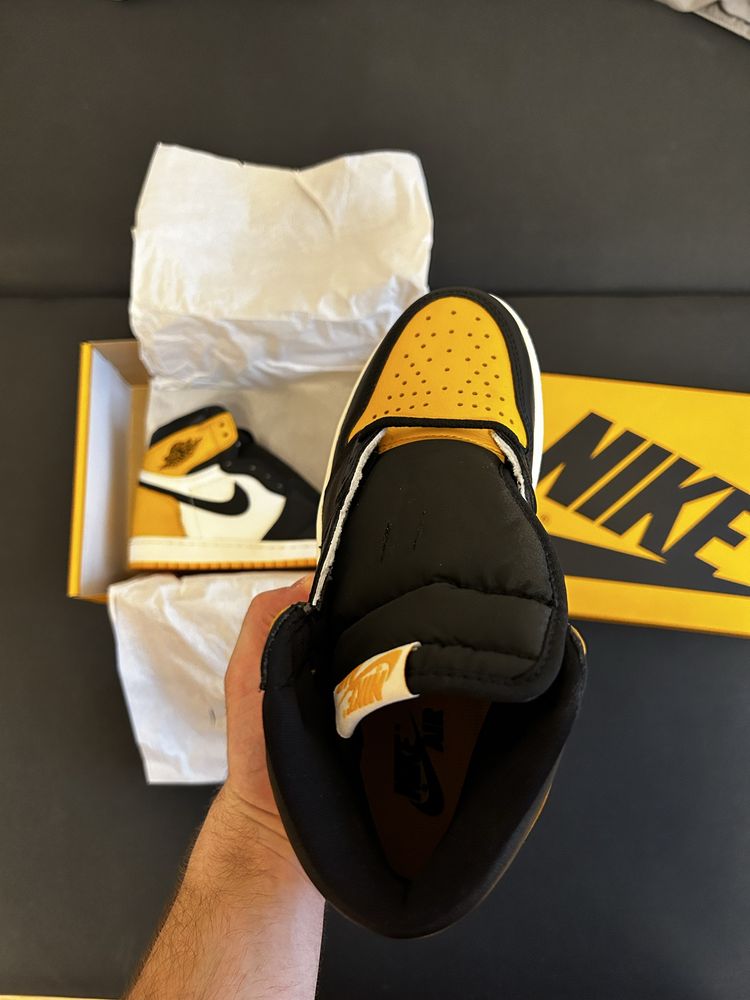Nike  Air Jordan 1 taxi