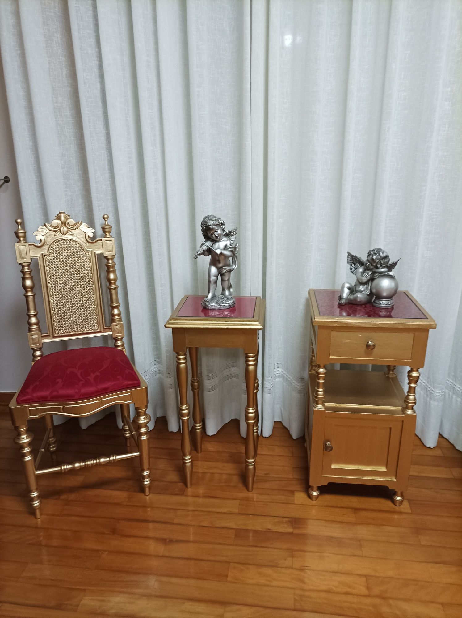Peças centenárias estilo vitoriano restauradas.