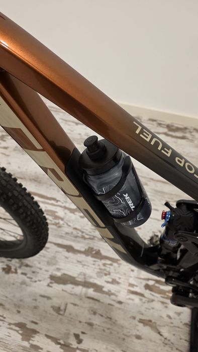 Bicicleta TREK Top Fuel 2024