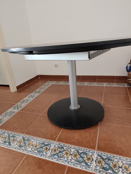 Mesa redonda extensível