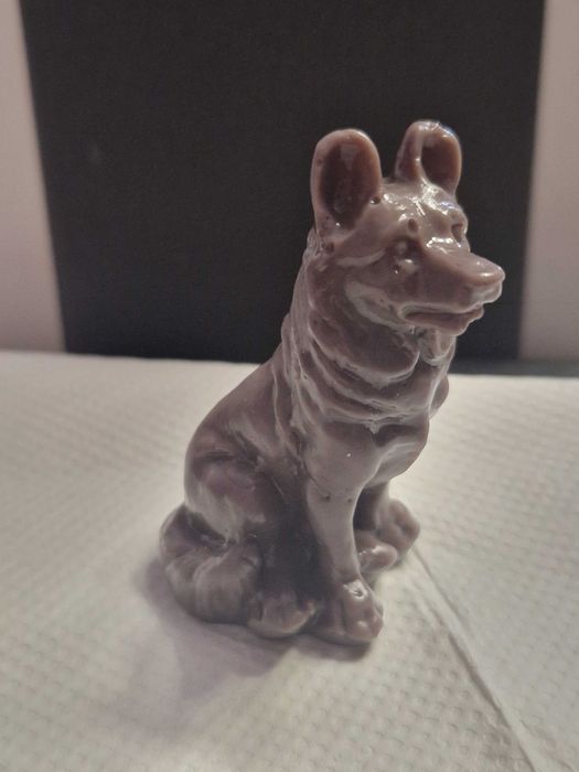 Świeca sojowa lub mydło owczarek niemiecki